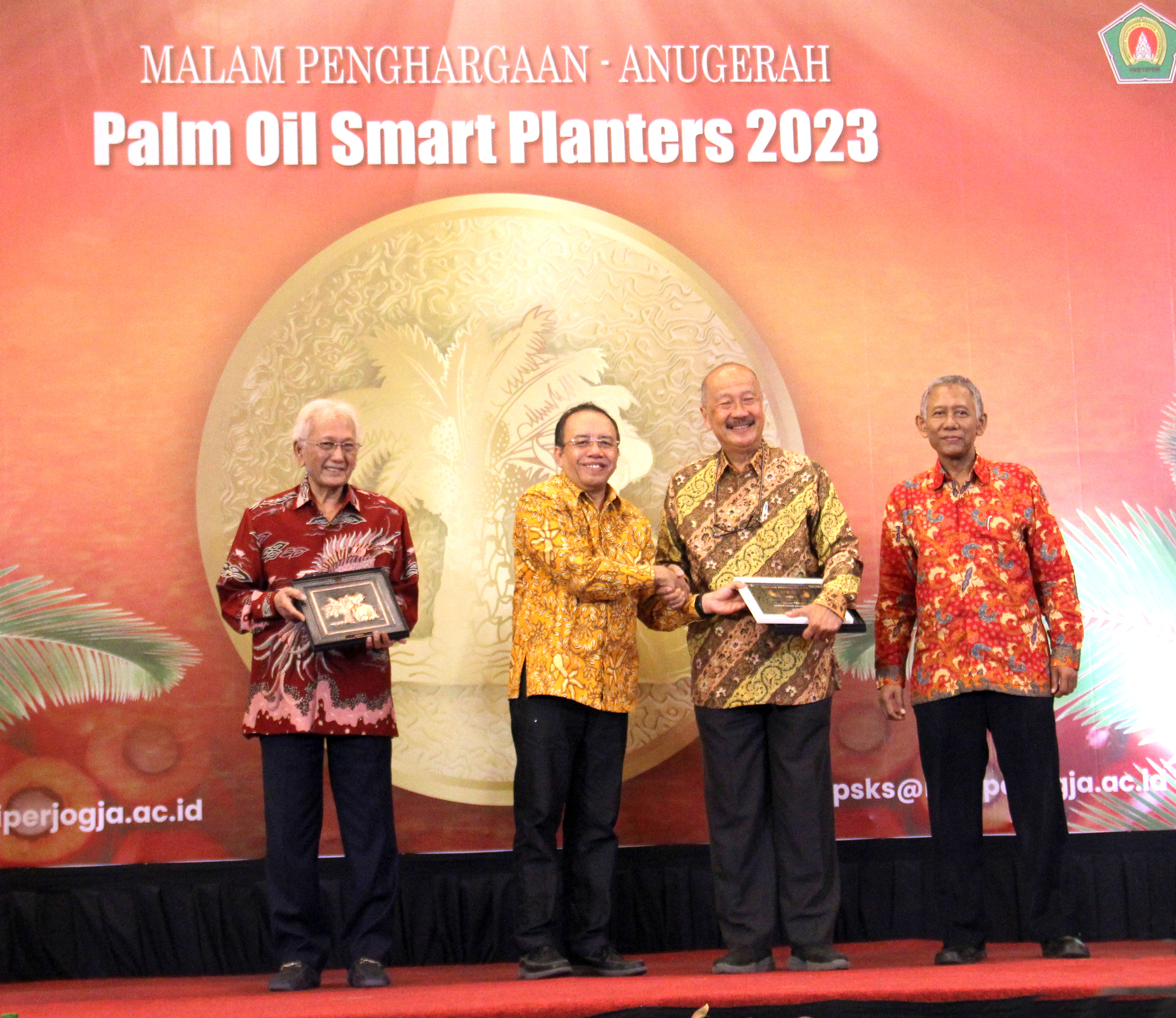 Penghargaan untuk Para Top Smart Planters