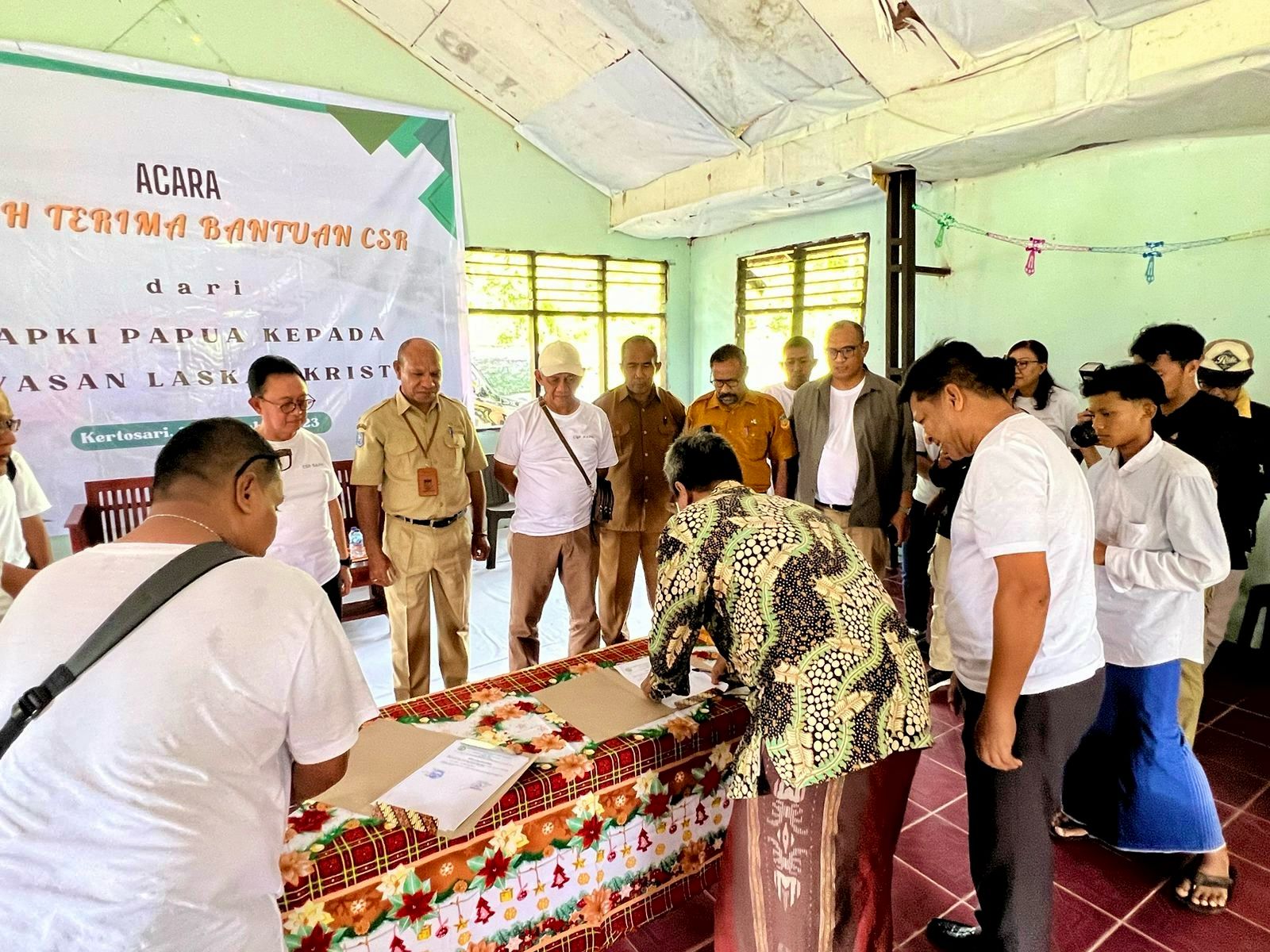 GAPKI Salurkan CSR dalam Bentuk Kegiatan Usaha Ekonomi Solutif di Papua