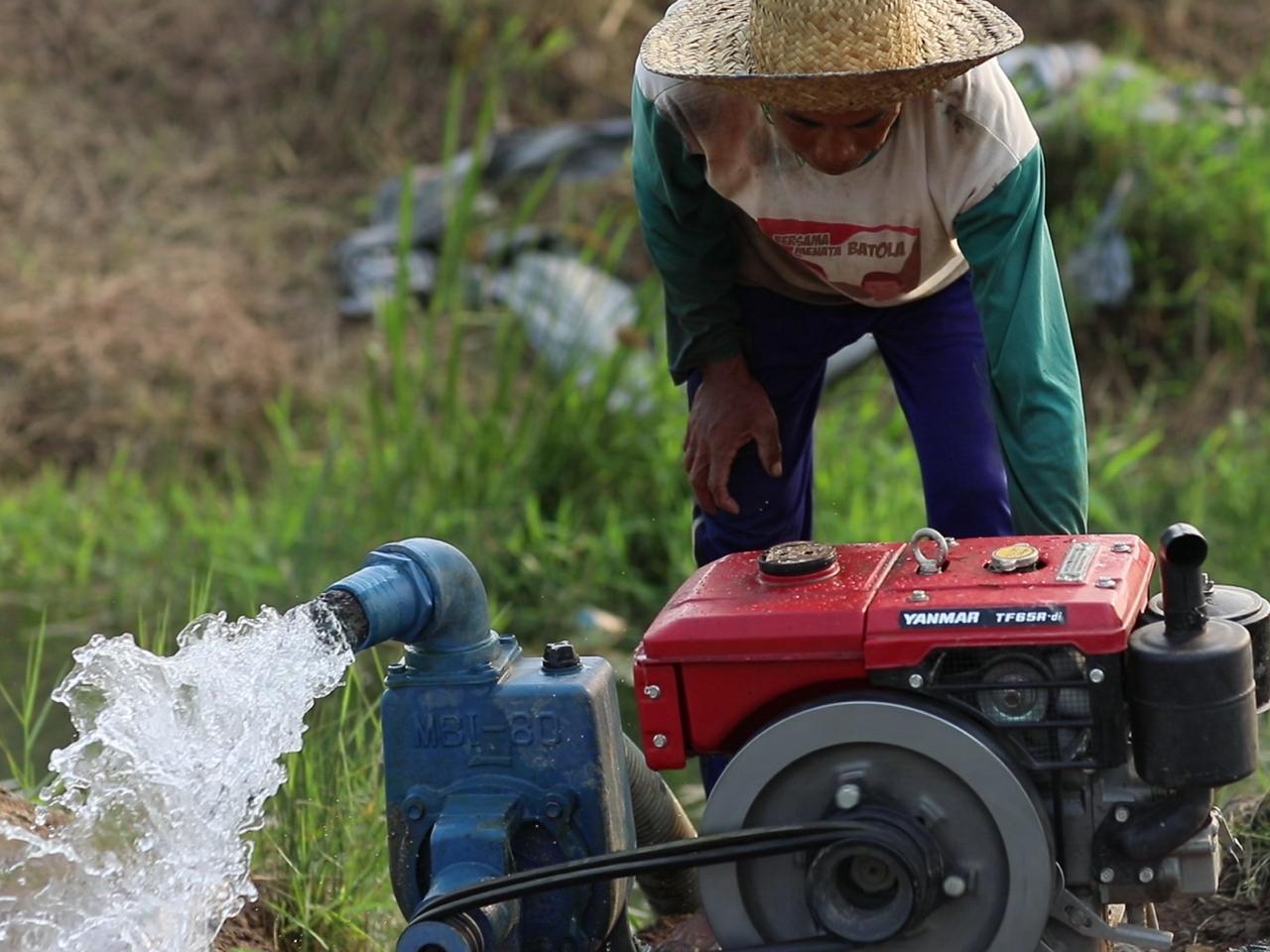 Masifkan Pompa dan Pipa, Mentan Dorong Semua Daerah Gunakan Sumber Air Terdekat