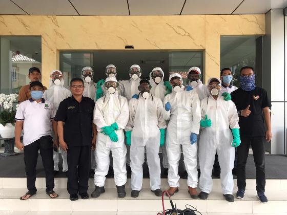 ASPPHAMI Semprot Disinfektan Rumah Ibadah Secara Serentak