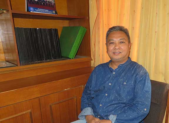 Prof. Dr. Ir. Muladno, MSA, Anak Kolong Kepincut Peternakan