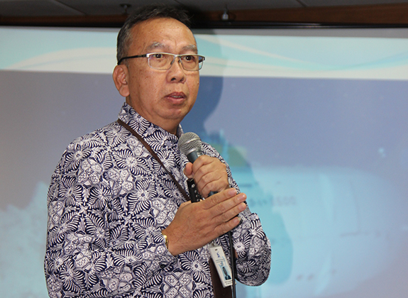 Dr. Yusuf Surachman Djajadihardja, Rebutan Kapal Selam