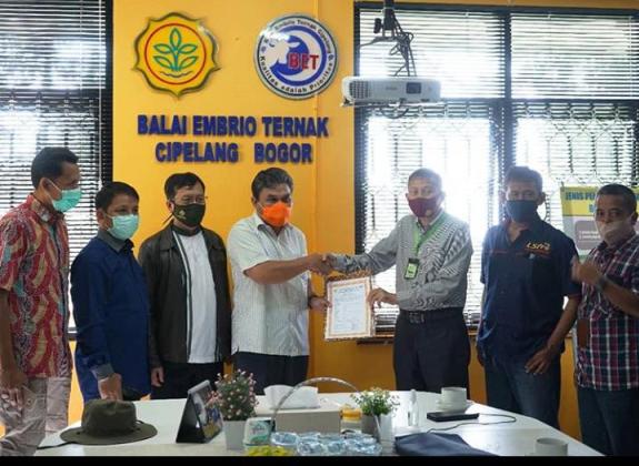 BET Cipelang Terima Sertifikat SNI Embrio Ternak dari Kementan