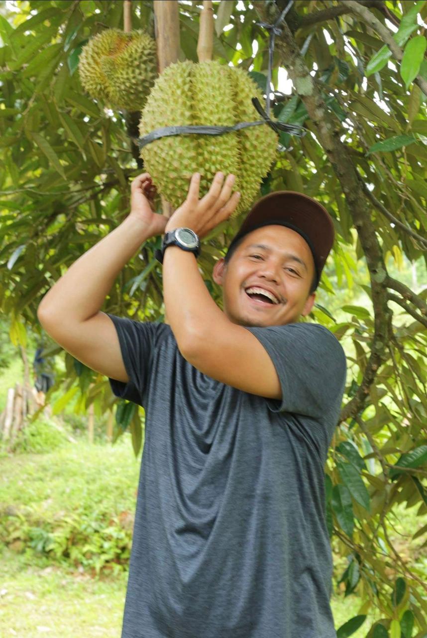 Sigit Purwanto, Jelajahi Negeri Demi Durian 