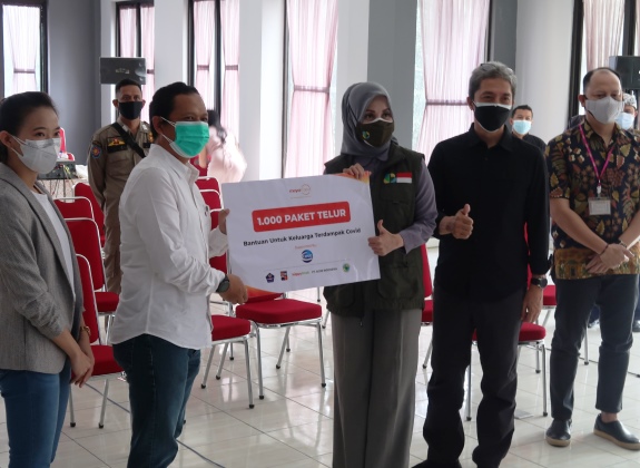 Seribu Keluarga di Bogor Terima Seribu Paket Kebutuhan Esensial dan Sanitasi