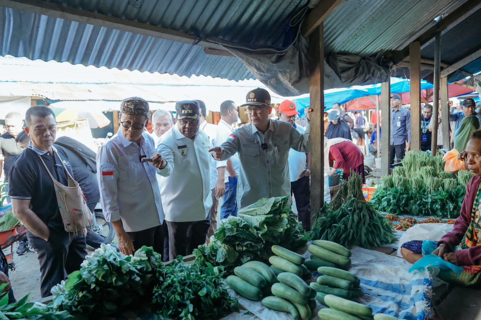 Wamentan Sidak Pasar di Manokwari Jelang Nataru, Minta Pemda Jaga Disparitas Harga Pangan