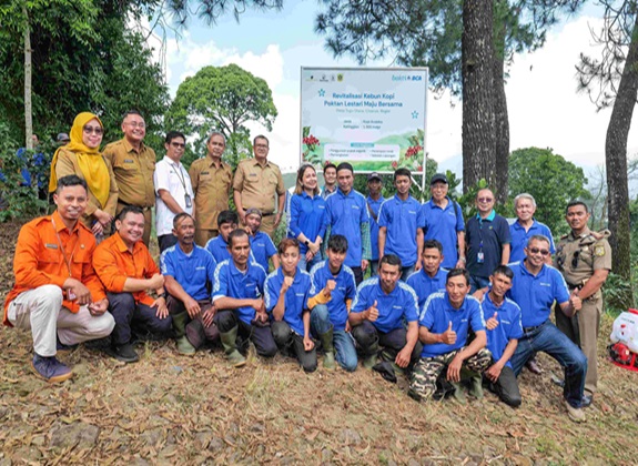 BCA Targetkan Produksi Kopi Cikoneng Bogor Naik 120% dengan Revitalisasi Kebun