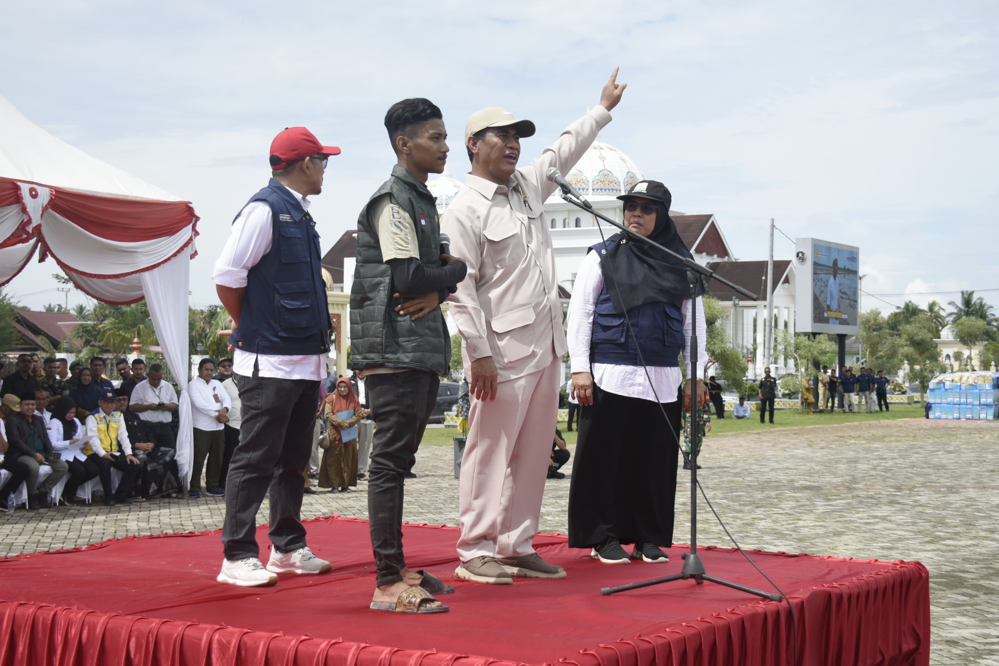 Petani Muda Sukses Berbisnis Alsintan