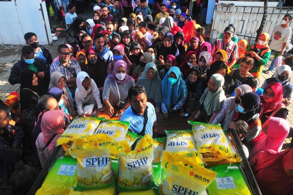 BULOG Masifkan Penyaluran Beras SPHP di Seluruh Indonesia