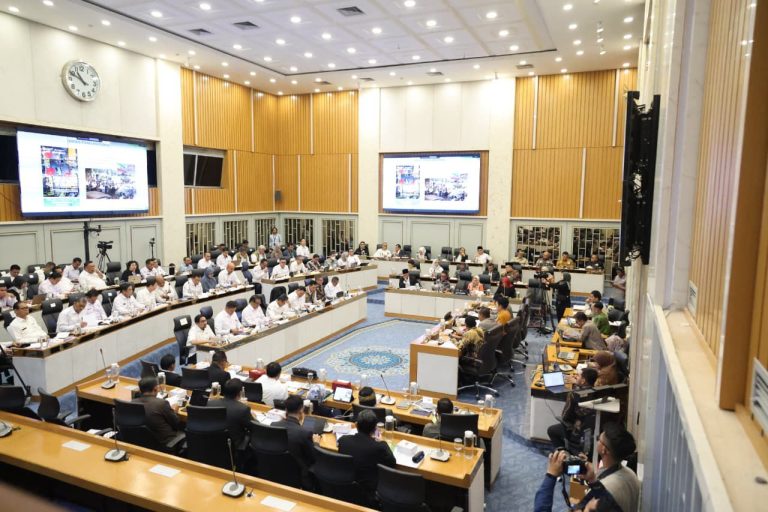 3 Jurus Mentan Amran Benahi Gula Nasional