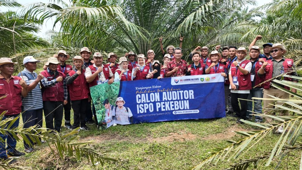 Perkuat Pemahaman ISPO, Peserta Pelatihan Auditor Lakukan Praktik Lapangan di Kelompok Tani Harapan Kita
